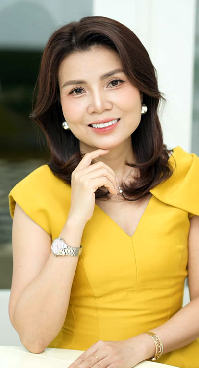 Topaz Hoang - Director of Marketing - Graphicwise Inc